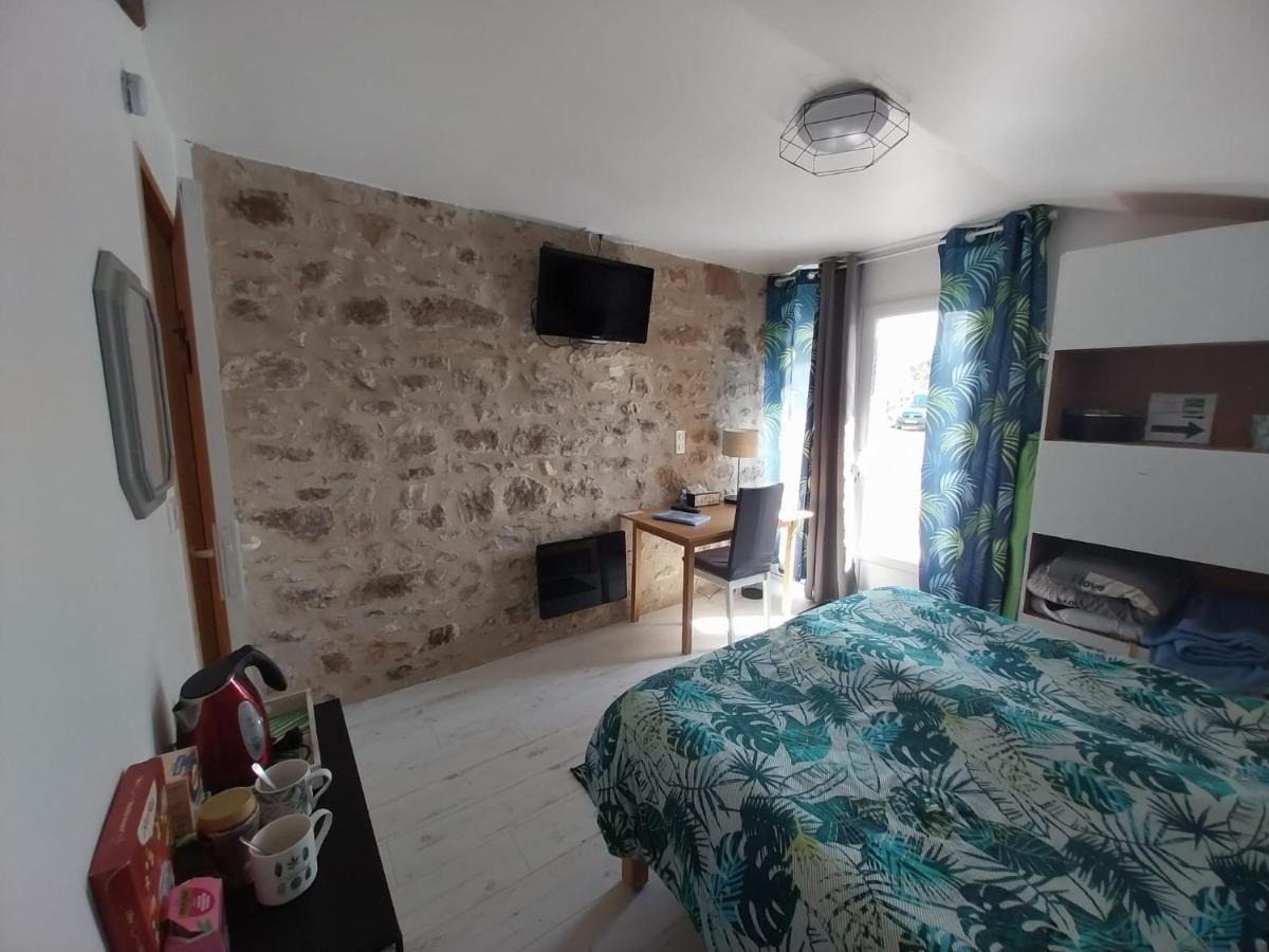 Un Air De Campagne Bed and Breakfast Millac  Εξωτερικό φωτογραφία