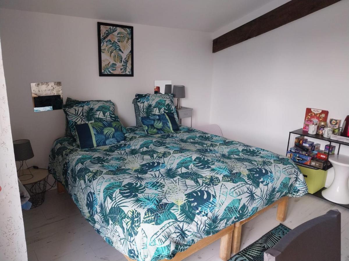 Un Air De Campagne Bed and Breakfast Millac  Εξωτερικό φωτογραφία